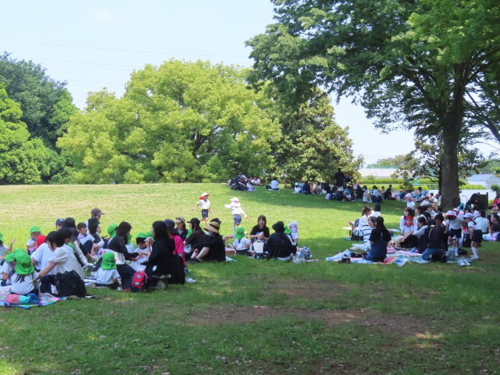子どもたちの健やかな成長を
ご家庭と園が一緒に見守ります。